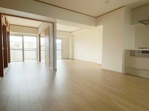 日商岩井高槻マンションの居間