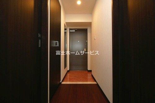 プレジオ帝塚山の玄関