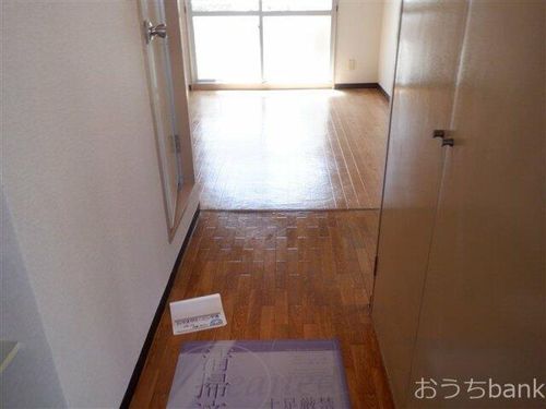 スペースイン金山の玄関