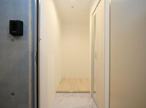 ビッグレジデンス北32条405の玄関