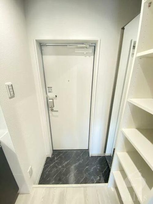大阪府堺市西区鳳北町8丁(マンション)の賃貸物件の玄関