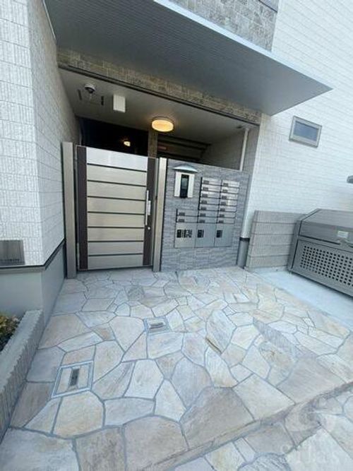 フジパレス堺鳳駅北Ⅰ番館の玄関