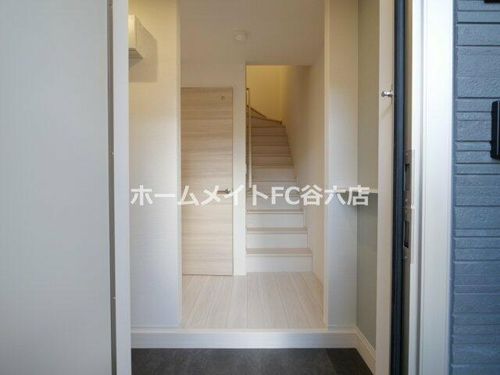 トリシアコートあべのTSの玄関