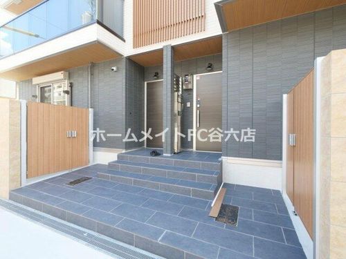 トリシアコートあべのTSの玄関