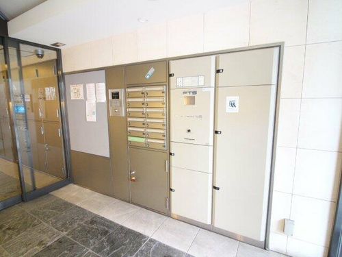 雅長岡京303の玄関