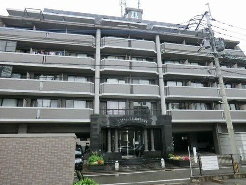 エステートモア高宮レーブの外観