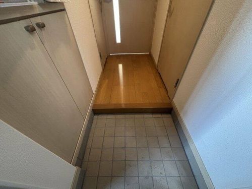 リヴェール渡辺通南501の玄関