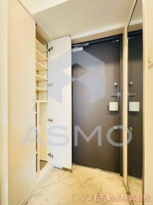 大阪府大阪市北区南森町2丁目(マンション)の賃貸物件の玄関