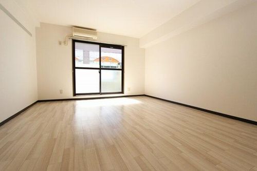 メルヴェーユ小幡Iの居間