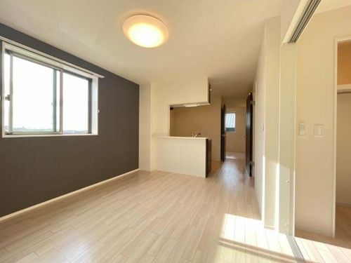 モイス・シャーム熊取の居間