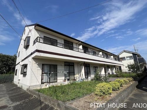 ビレッジ亀沢 A棟の外観