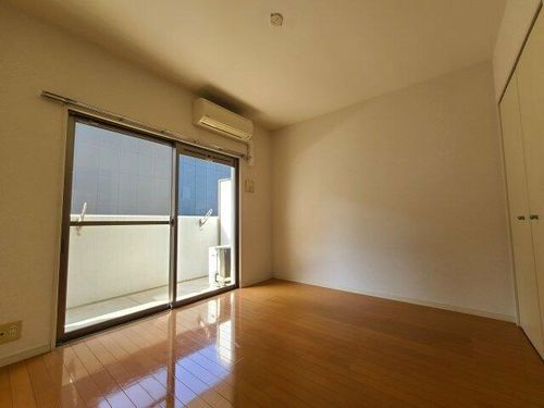 ジャスティス駅東1002の居間