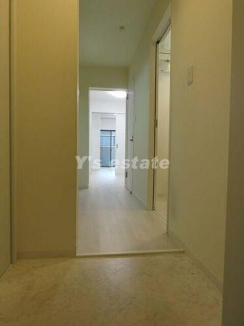 セレニティ松原の玄関