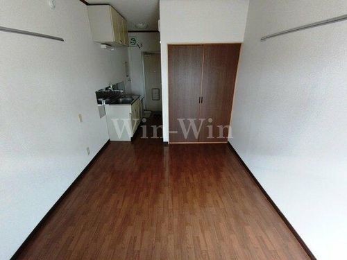 セントラルヒルズ B208の居間