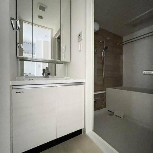 アデグランツ大須の内装