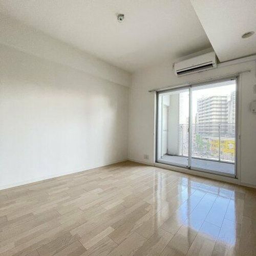 アデグランツ大須の居間