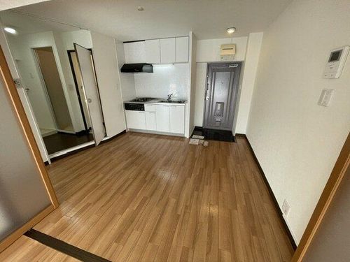 スギタ今福北ハイツの居間