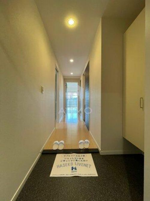 グランルージュ谷町六丁目の玄関