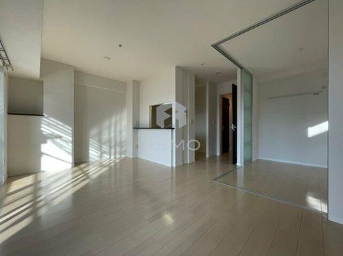 グランルージュ谷町六丁目の居間