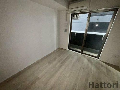 SERENiTE北浜の居間