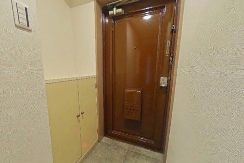 ハイツ山田南の玄関