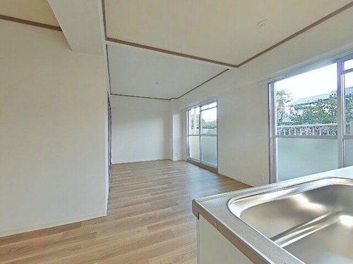 ハイツ山田南の居間