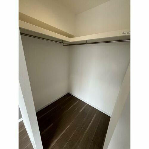 サンライフ六名の内装