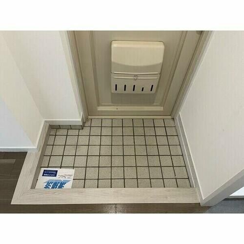 サンライフ六名の玄関