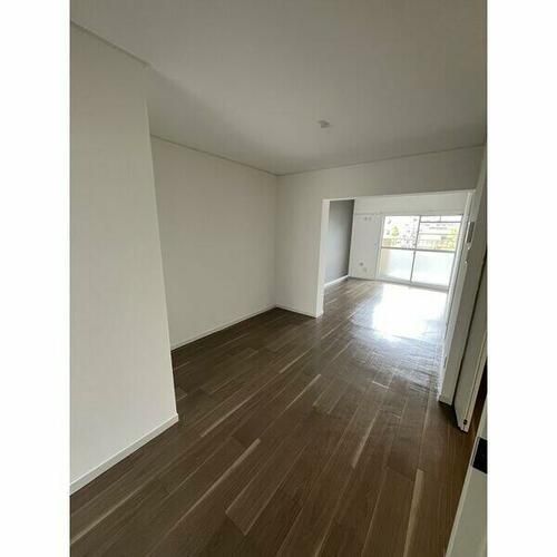 サンライフ六名の居間