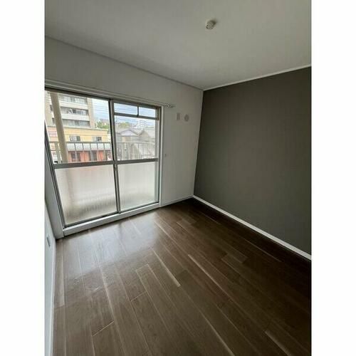 サンライフ六名の居間