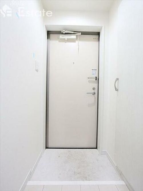 愛知県名古屋市緑区鳴海町字京田(アパート)の賃貸物件の玄関