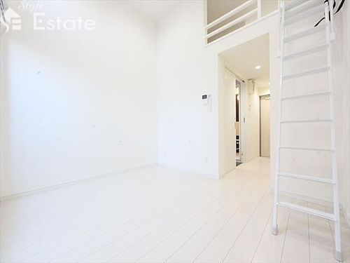 愛知県名古屋市緑区鳴海町字京田(アパート)の賃貸物件の居間