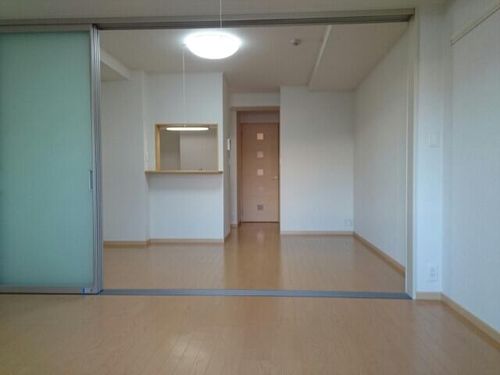 アビタシオン オンズアンの居間