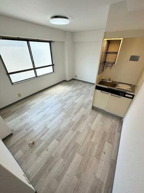 ドミール大田の居間