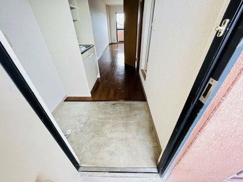 メゾン神領Ⅱ305の玄関