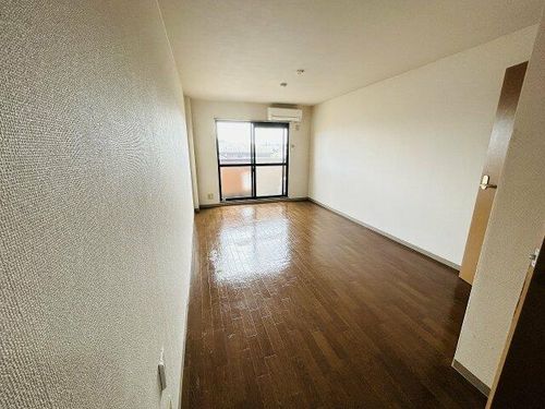 メゾン神領Ⅱ305の居間