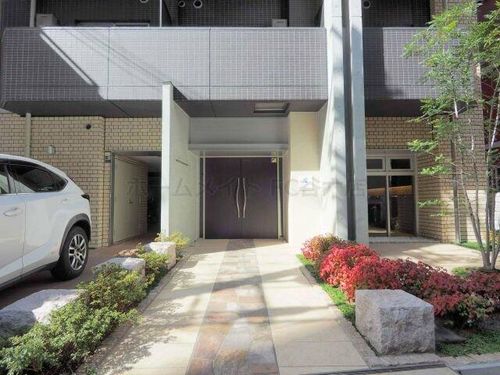 スワンズシティ堺筋本町の玄関