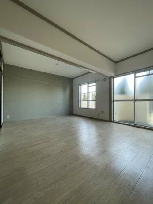 公社賃貸SMALIO 熊取B6-204の居間