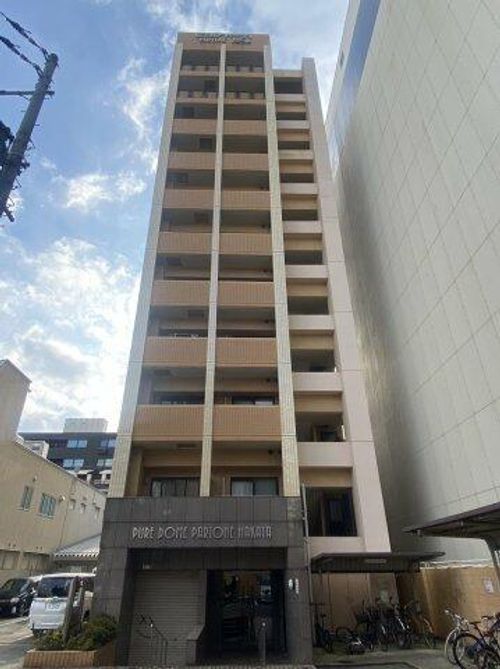 ピュアドームパルトーネ博多の外観