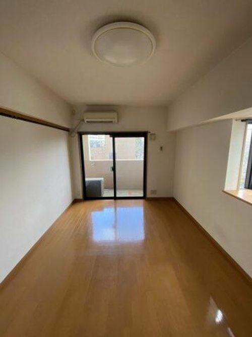 ピュアドームパルトーネ博多の居間