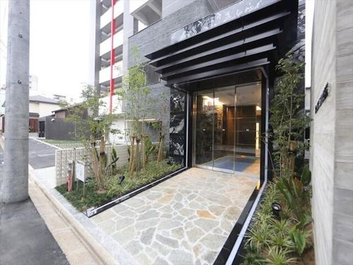 ブランシエスタ東別院の玄関