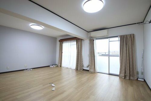 泉北原山台第一次団地1号棟の居間