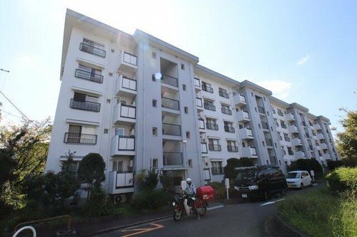 泉北原山台第一次団地1号棟の外観