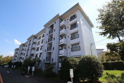 泉北原山台第一次団地1号棟の外観