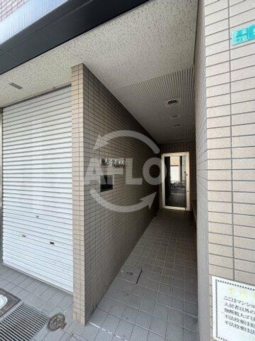 第5三先ハウスの玄関