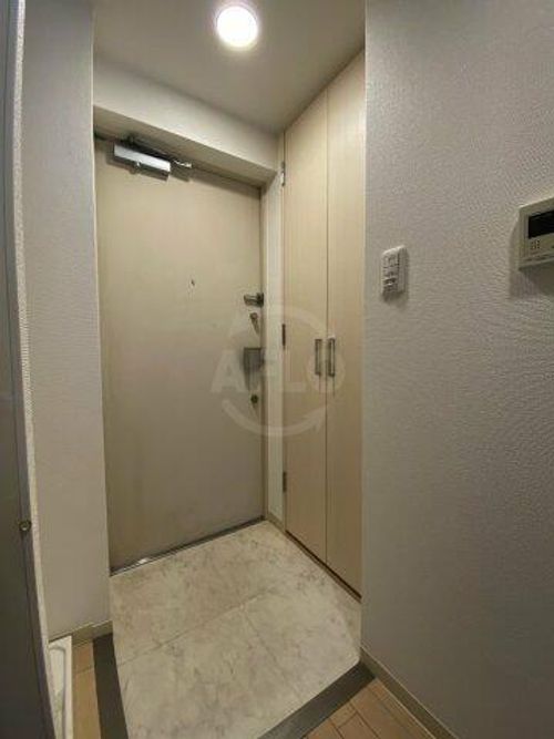 クリスタルグランツ大阪センターstの玄関