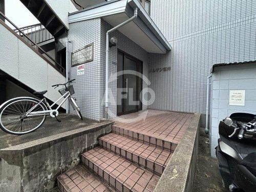 メルマン酒井の玄関