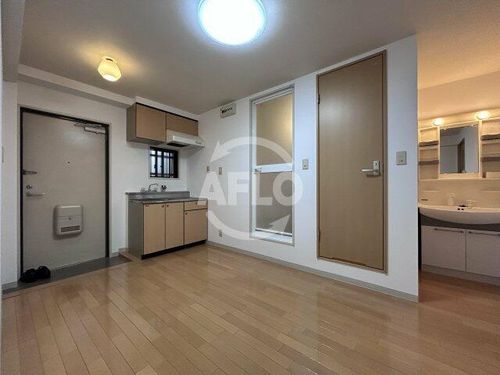 メルマン酒井の居間