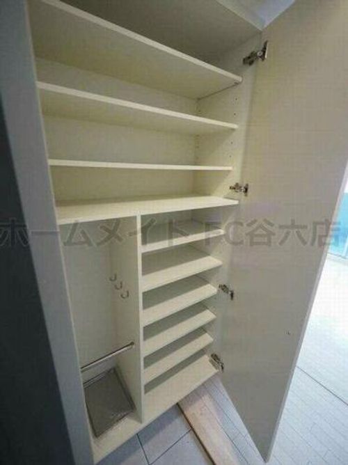 ドゥーエ森ノ宮の玄関