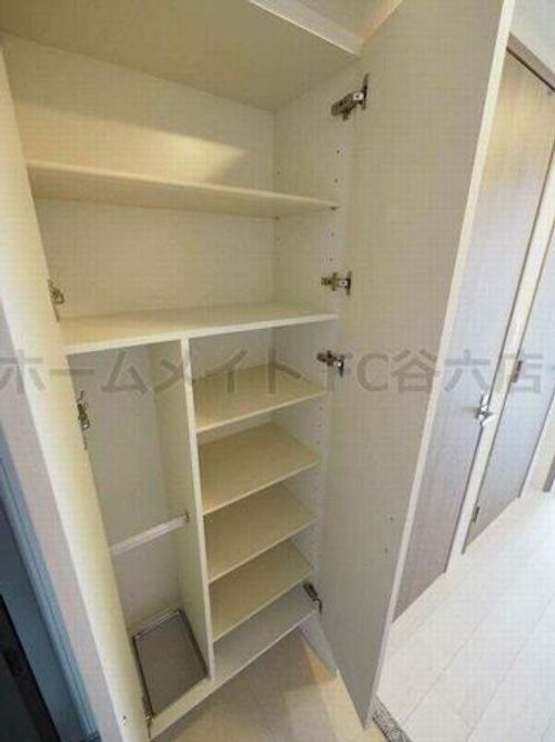 エスリード大阪城南グランデュクスの玄関